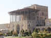 Iran - Ispahan - Place de l'imam - Palais Ali Qapu et son talar (terrasse couverte)