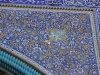 Iran - Ispahan - MosquÃ©e de l'Imam - Pour accÃ©lÃ©rer les travaux, on a prÃ©fÃ©rÃ© Ã  certains endroits la faÃ¯ence peinte Ã  la mosaÃ¯que traditionnelle