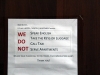 Russie - Moscou - Message sur la porte de la concierge