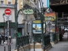 Balade dans les 2e et 3e arrondissements - Entrée de métro étroite
